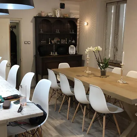 Les Geais לינה וארוחת בוקר